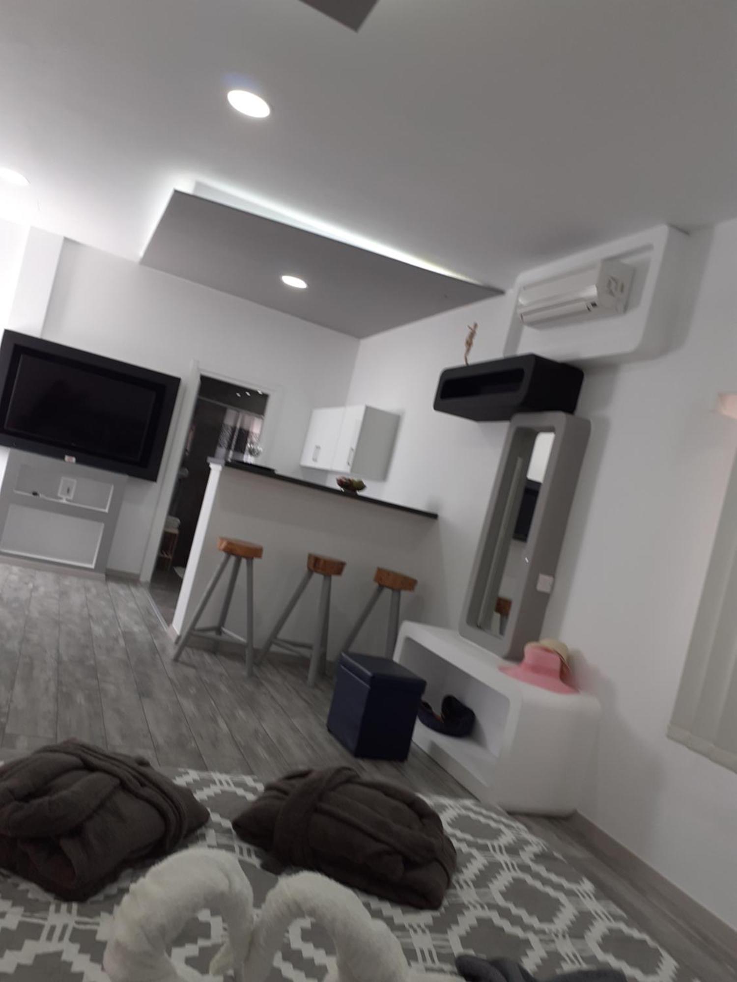 Deluxe Yiota'S Studio ! Klorakas Habitación foto